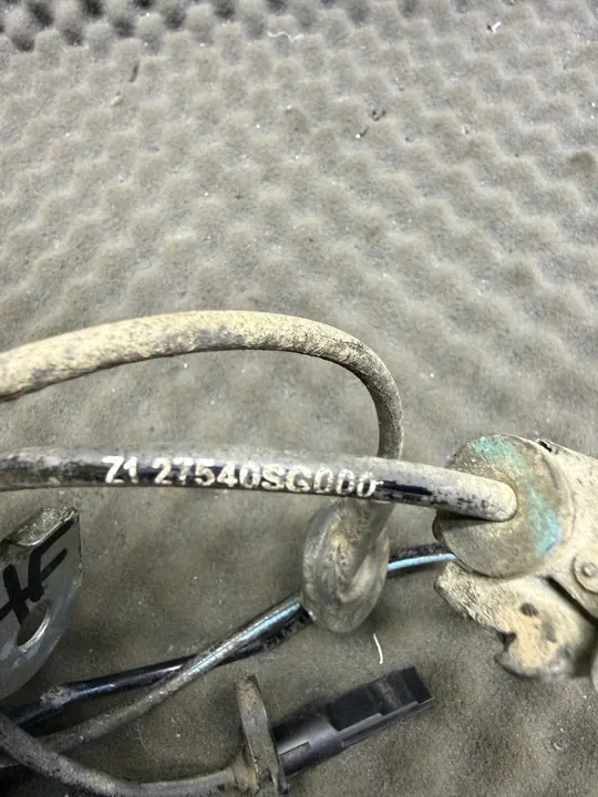 Capteur ABS Avant Droit Subaru image 4