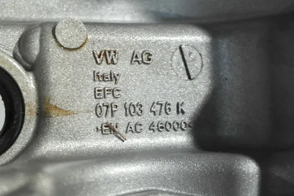 Couvercle de soupape Audi OEM 07P103476K pour A8 W12 image 3