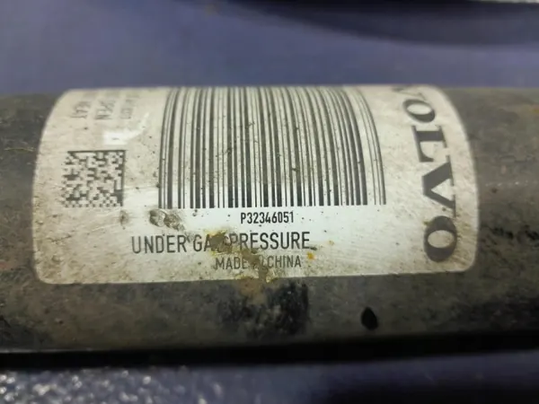 Volvo XC60 II Bakre Stötdämpare OEM 32346051 image 4