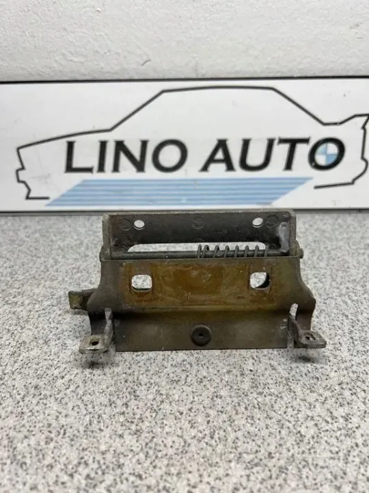 Poignée intérieure droite arrière OEM 1808764 BMW 5 E28 image 2