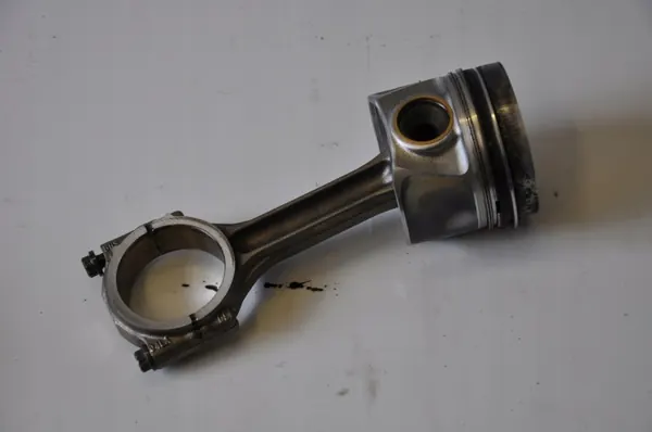 Pleuel OEM CKF für Škoda Octavia III Combi 2014 image 3