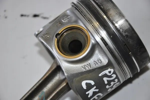 Pleuel OEM CKF für Škoda Octavia III Combi 2014 image 6