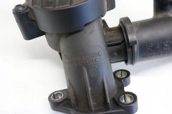 Carcaça do termostato Volkswagen Skoda Seat 1.4 TDI image 3