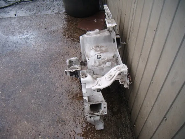 Peugeot Partner II Longeron Avant Gauche OEM image 3