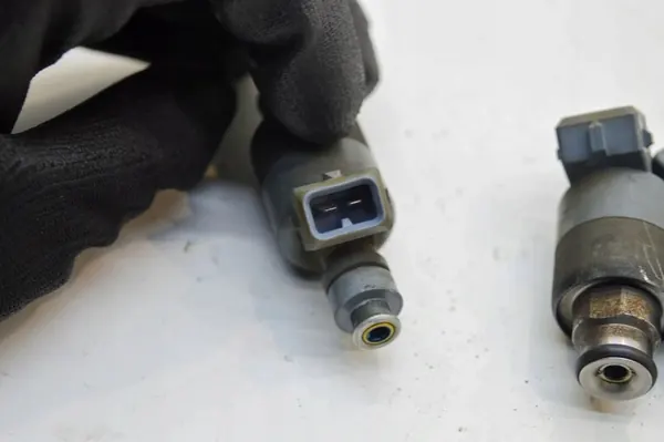 Opel Astra G 1998 Injektorer Set image 4