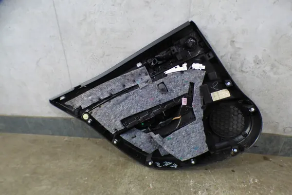 Renault Megane IV Dörrklädsel OEM 829A00823R Höger Bak image 3