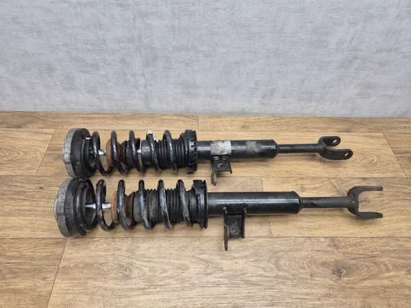 BMW F10 LCI N57 Voor Schokdempers OEM 6863662 6863663 image 2