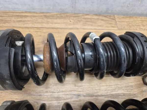BMW F10 LCI N57 Voor Schokdempers OEM 6863662 6863663 image 4