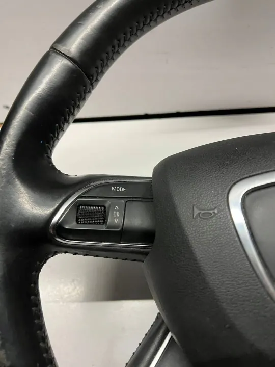 Käytetty Audi OE Ohjauspyörä YQP4268 A4 S4 B8 image 10