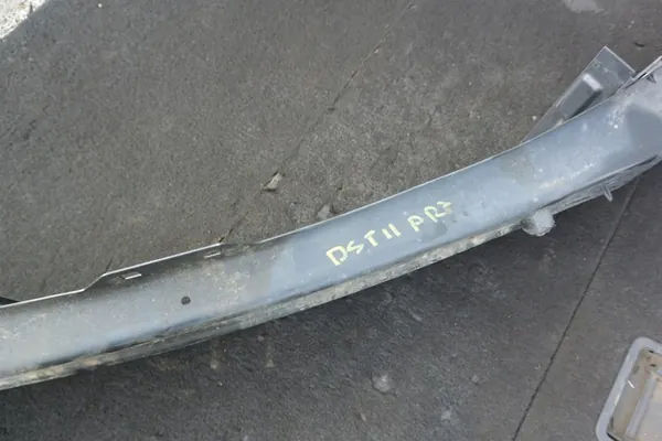 Barre de pare-chocs avant Dacia Duster II image 5