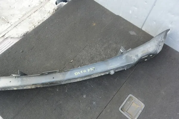 Barre de pare-chocs avant Dacia Duster II image 6