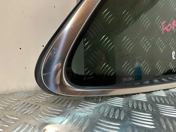 OEM SUBARU FORESTER V 19- Cristal trasero derecho cromado image 5