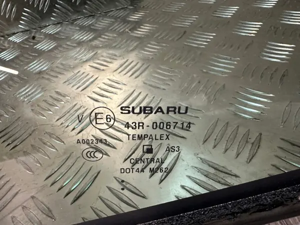 OEM SUBARU FORESTER V 19- Cristal trasero derecho cromado image 8