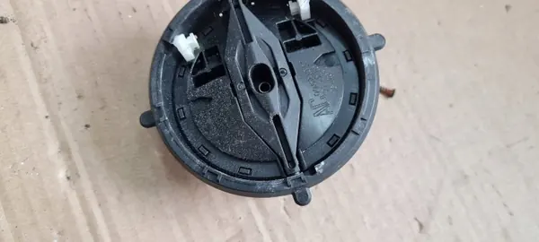 Motor de ajuste espelho direito OEM 8T0959578A image 3