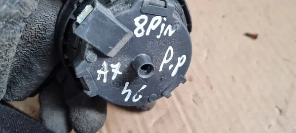 Motor de ajuste espelho direito OEM 8T0959578A image 7