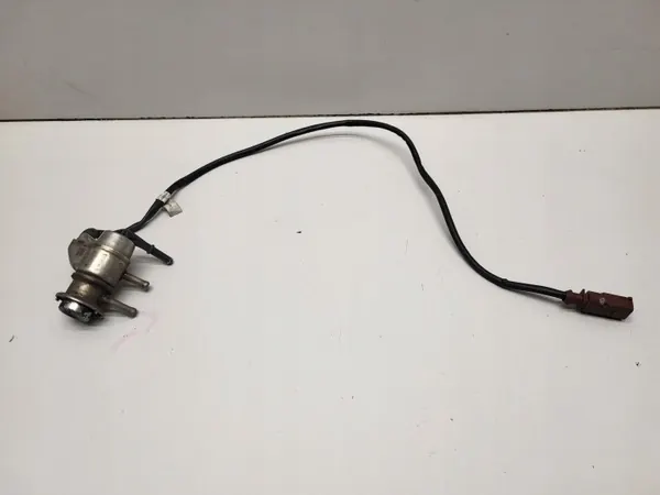 AdBlue-suutin OEM 04L131113J Audi A6 C7 2.0 TDI:lle image 2