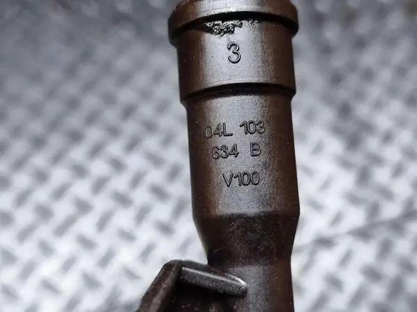 Jauge d'huile SKODA SUPERB I 2.0L diesel 2015 04L103634B image 1