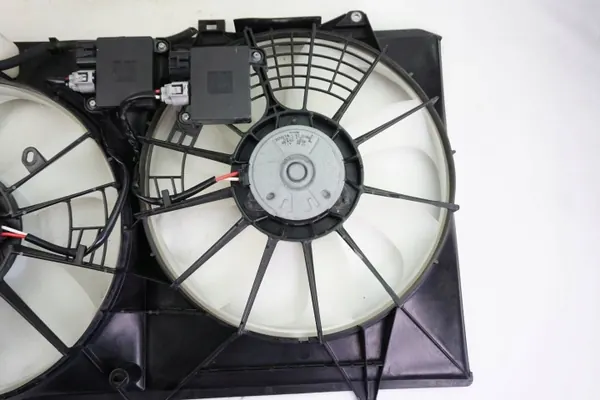 Ventilateur de radiateur OEM 16363-31260 pour Lexus RX 450H image 3