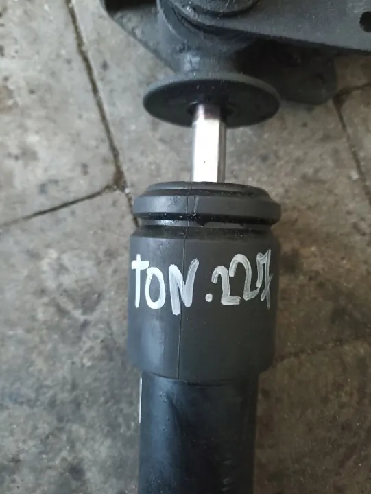 Amortecedor cabine DAF OEM 9730000670 - Usado image 7