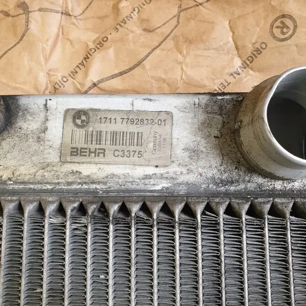 BMW Vattensradiator OE 17 11 7 792 832 image 7