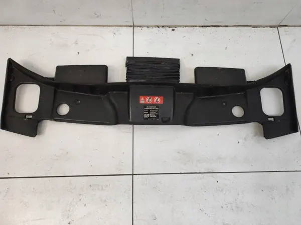 Capa cinto dianteiro OEM A2185000755 Mercedes CLS image 2