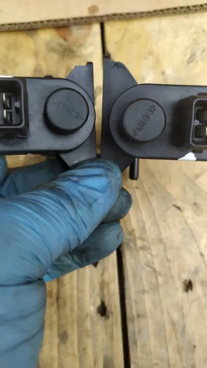 Sensor de válvula Nissan Qashqai J11 1.3 TCE OEM 223208211R image 5