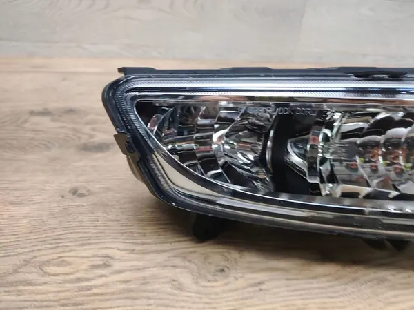 Volkswagen Polo V 6R 2013 Farol de neblina dianteiro direito OEM 6R0941062C image 4