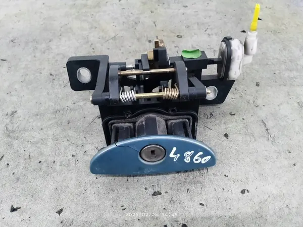 Mercedes Kofferraumgriff OEM A1687400793 - Gebraucht image 2