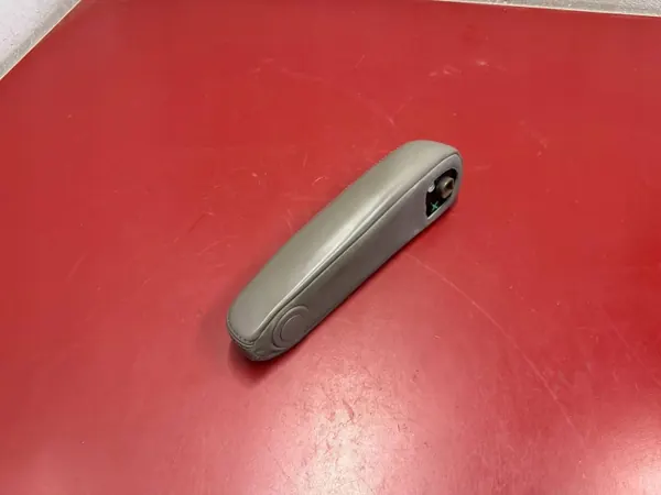Chrysler Pacifica konsol armstöd OEM 6RP63TRMAD image 2