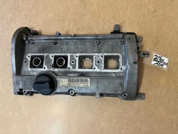 Couvercle de soupape OEM 058103475G Audi A4 B5 image 2