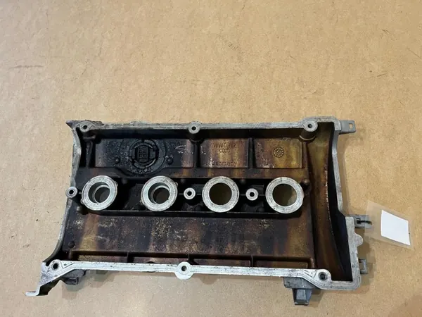 Couvercle de soupape OEM 058103475G Audi A4 B5 image 5