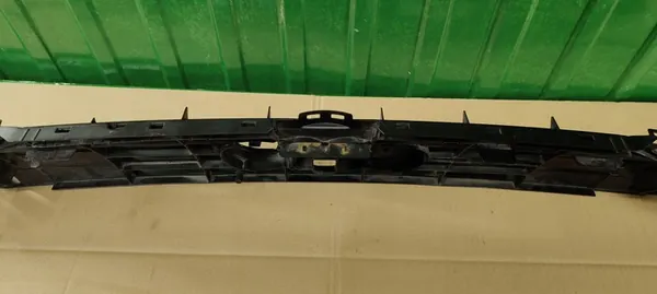 AUDI A6 C8 Radiator Grille Support 4K0807233G image 9