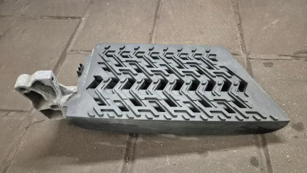 Volvo FH5 linker treeplankkap OEM 23787093/23787140 image 2