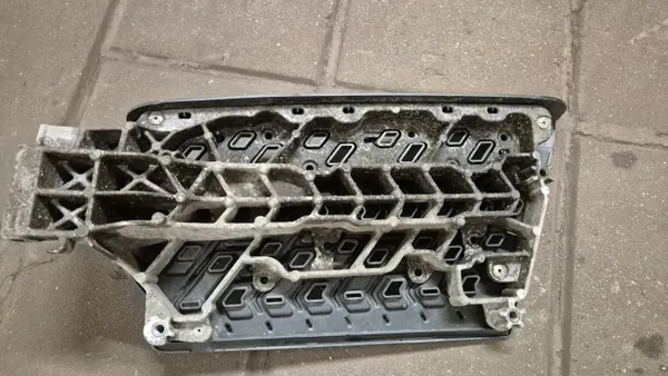 Volvo FH5 linker treeplankkap OEM 23787093/23787140 image 6