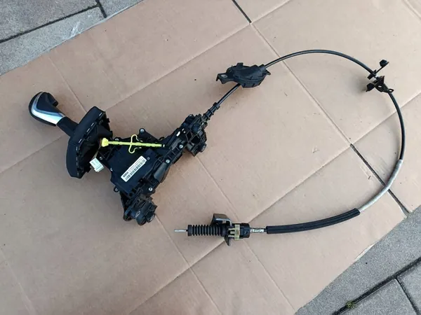 Steptronic-vaihteiston valintamekanismi BMW X1 F48 image 4