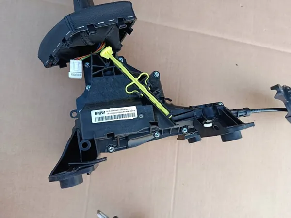 Steptronic-vaihteiston valintamekanismi BMW X1 F48 image 6