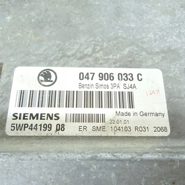SKODA FABIA I 1.4B Unidade de Controle do Motor 047906033C image 2