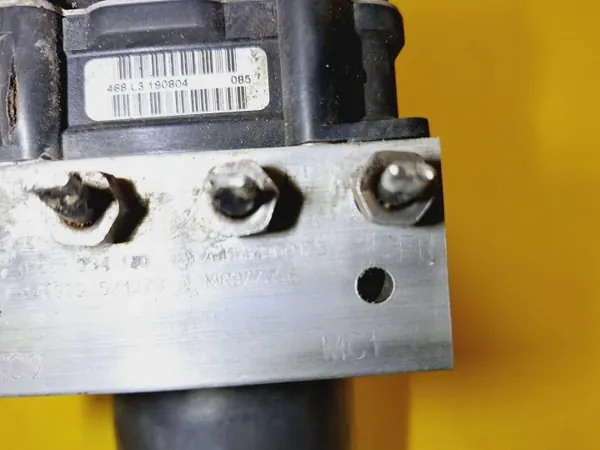 Bomba ABS OEM DRC100181 para Smart Forfour image 10