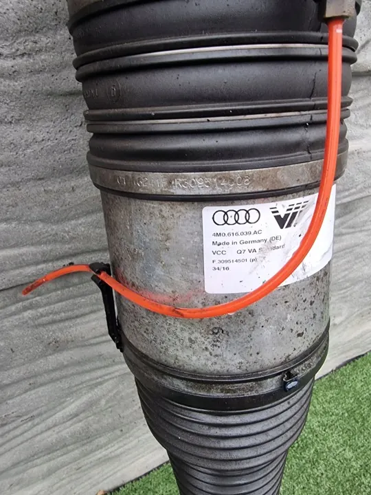 Audi Q7 4M Amortecedor Pneumático Dianteiro Direito OEM 4M0616039AC image 6