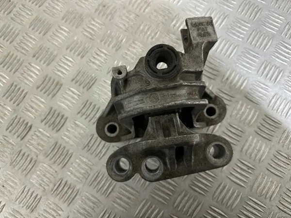 Lancia Moottorin Kiinnike OEM 51796829 Delta III 1.6 JTD image 5