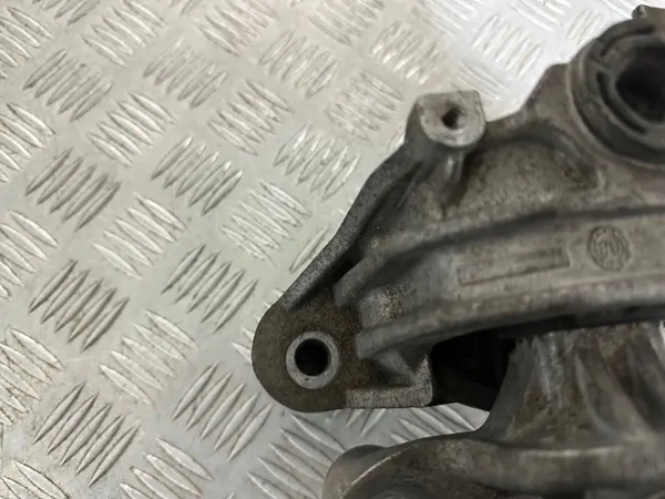 Lancia Moottorin Kiinnike OEM 51796829 Delta III 1.6 JTD image 6