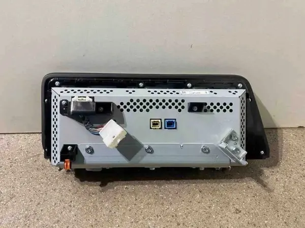 Lexus RX navigointinäyttö OEM 4688000800 - Käytetty image 8