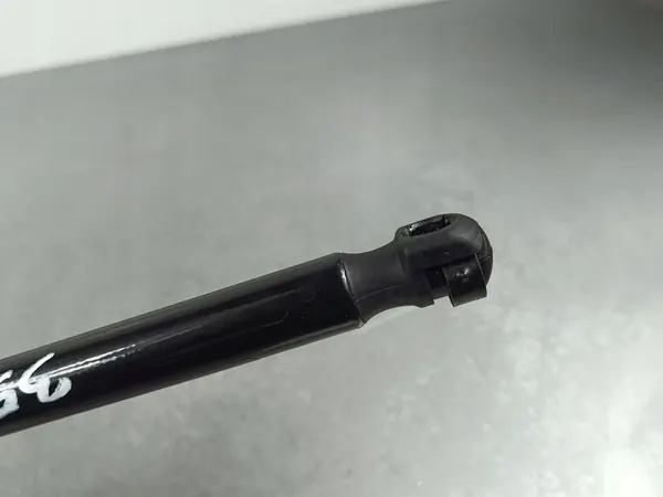 2024 KIA Niro Atuador do capô 81161AT000 image 4