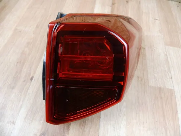 Lámpara trasera derecha Suzuki Vitara OE image 2