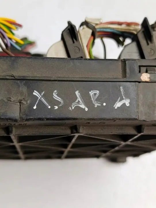 Citroen Xsara Picasso säkringslåda OEM 9657999780 Begagnad image 3