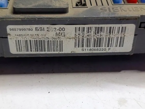 Citroen Xsara Picasso säkringslåda OEM 9657999780 Begagnad image 4