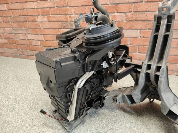 Verwarmingsblazer Frame BMW i3 OEM 9265944 Gebruikt image 10