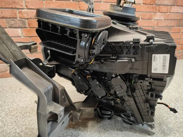 Verwarmingsblazer Frame BMW i3 OEM 9265944 Gebruikt image 9