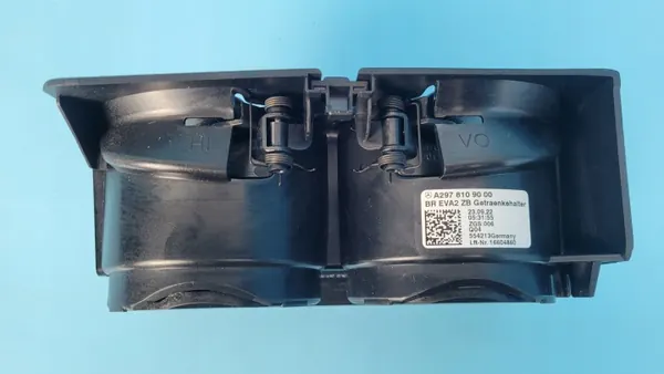 Mercedes EQE 350+ Getränkehalter OEM A2978109000 image 10