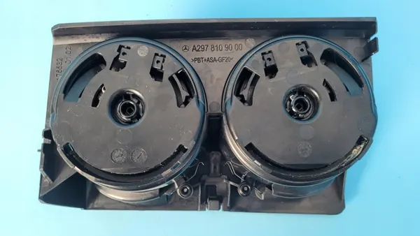 Mercedes EQE 350+ Getränkehalter OEM A2978109000 image 9